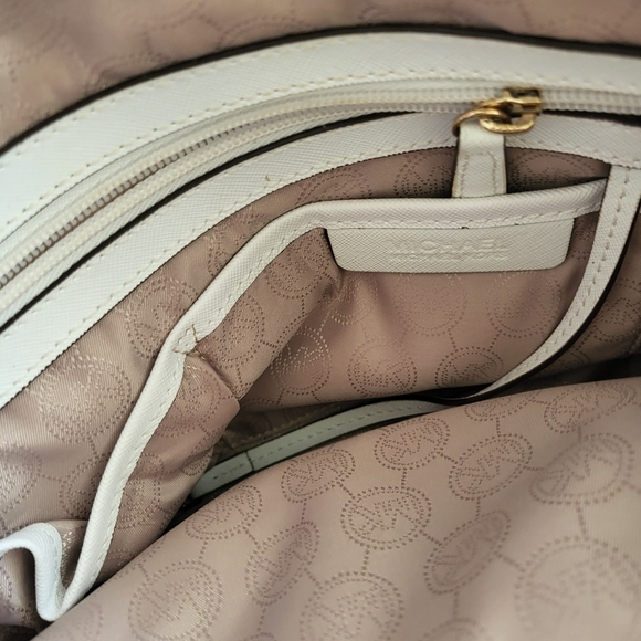 MICHAEL KORS Elegant White Tote Bag - Picture 4 of 8